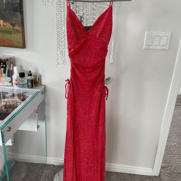 BEAUTIFUL SHIMMERY DRESS - Picture 7 of 7